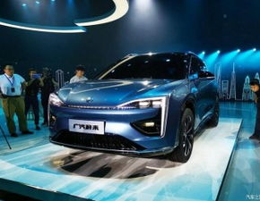 廣汽蔚來首款產(chǎn)品車機(jī)系統(tǒng)曝光 三聯(lián)屏設(shè)計(jì)驚艷，硬件實(shí)力搶鏡蔚派國(guó)際